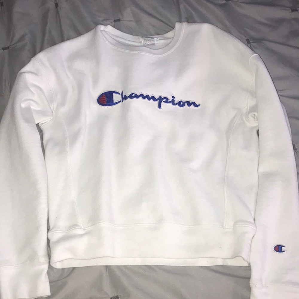 CHAMPION WHITE CREWNECK!!! never been worn!! 💞💞